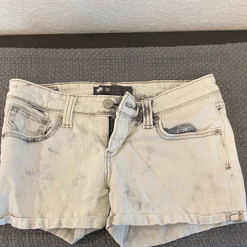 Levi shorts size 26